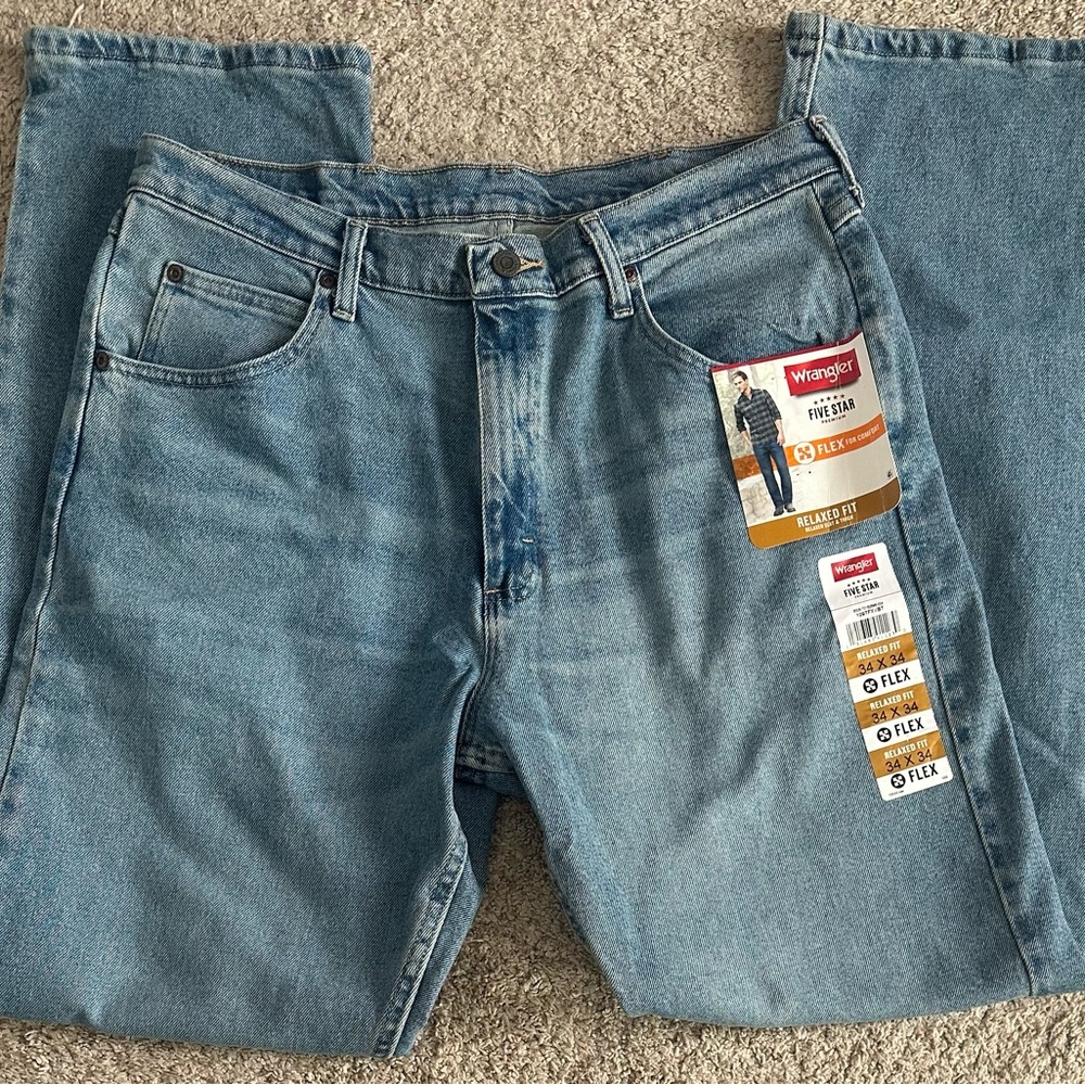 Wrangler Men's Relaxed Fit Blue Jeans